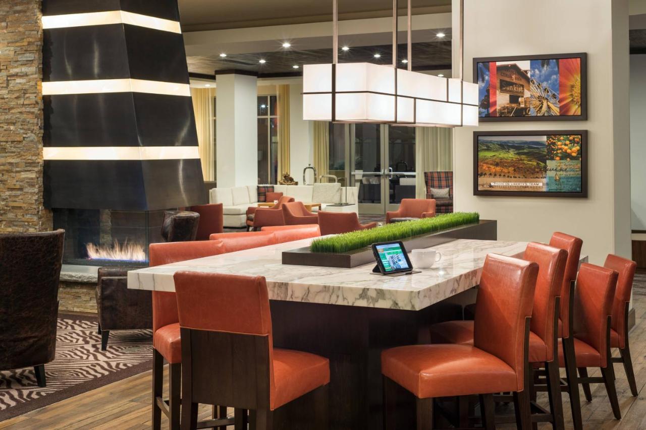Courtyard By Marriott Irvine Spectrum Bagian luar foto