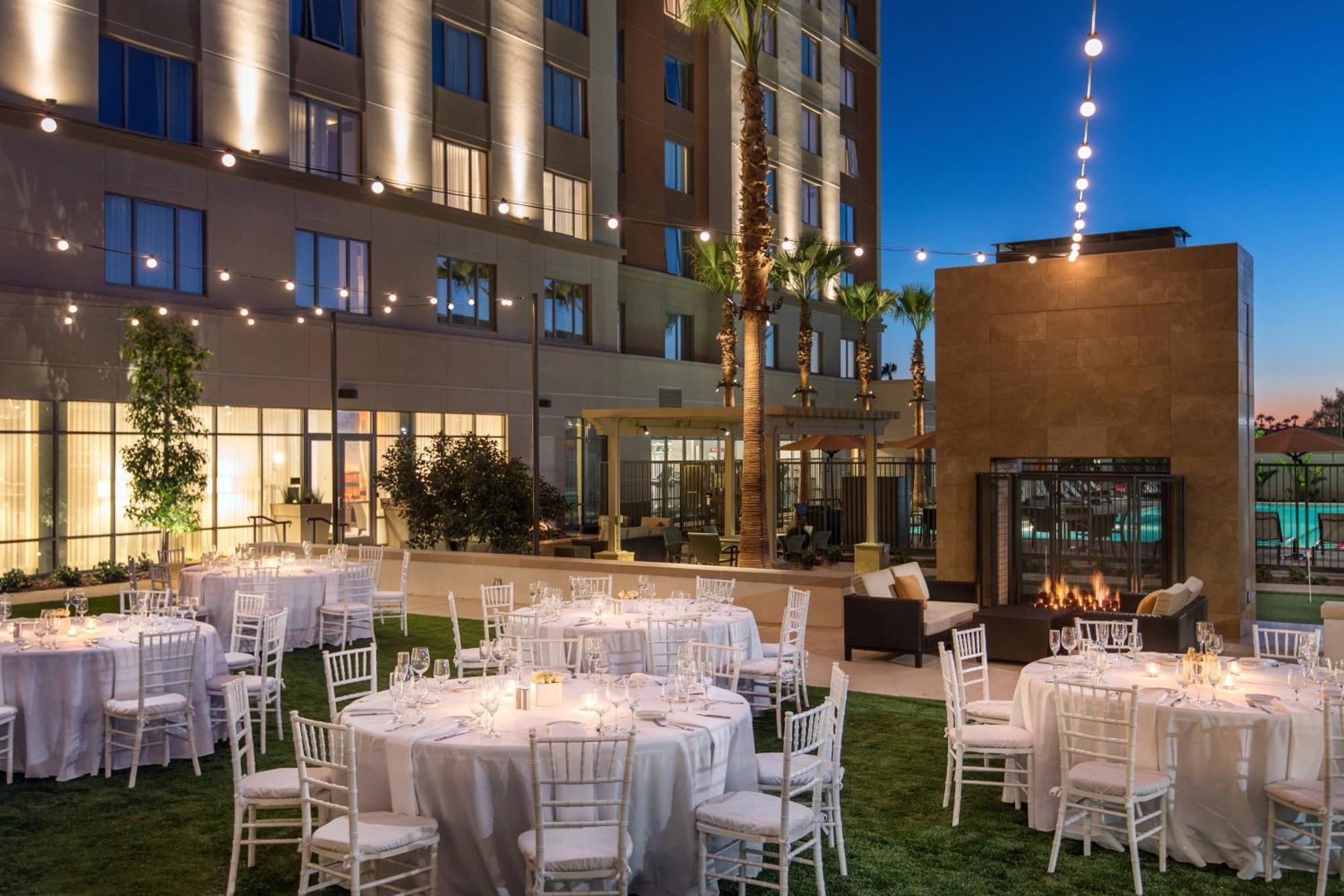Courtyard By Marriott Irvine Spectrum Bagian luar foto
