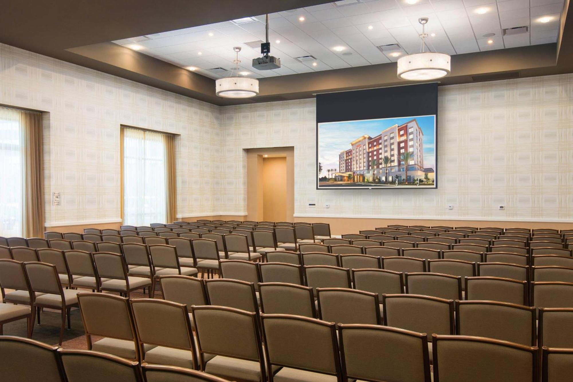 Courtyard By Marriott Irvine Spectrum Bagian luar foto