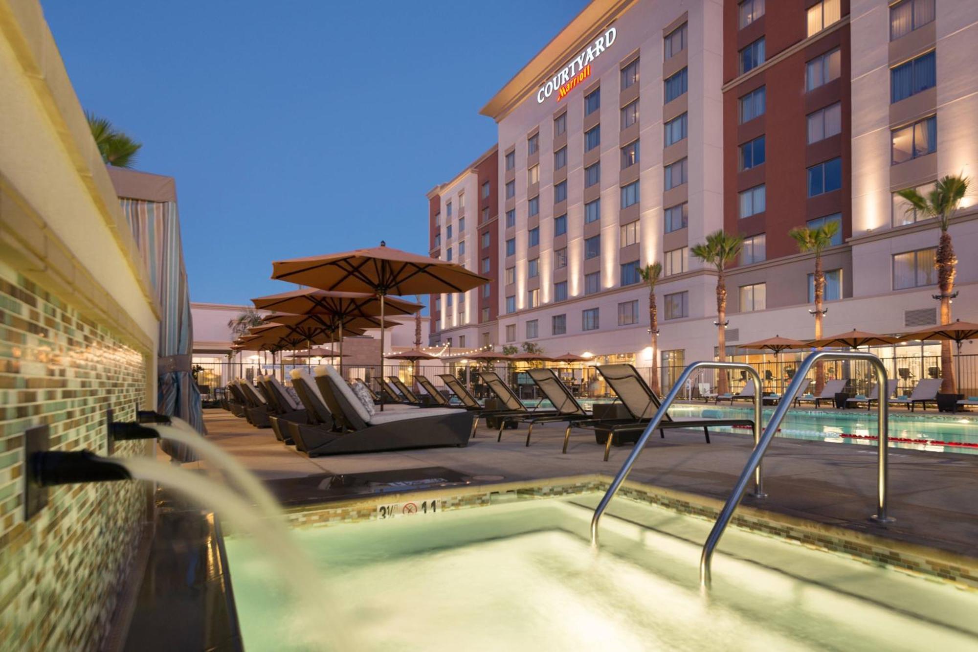 Courtyard By Marriott Irvine Spectrum Bagian luar foto