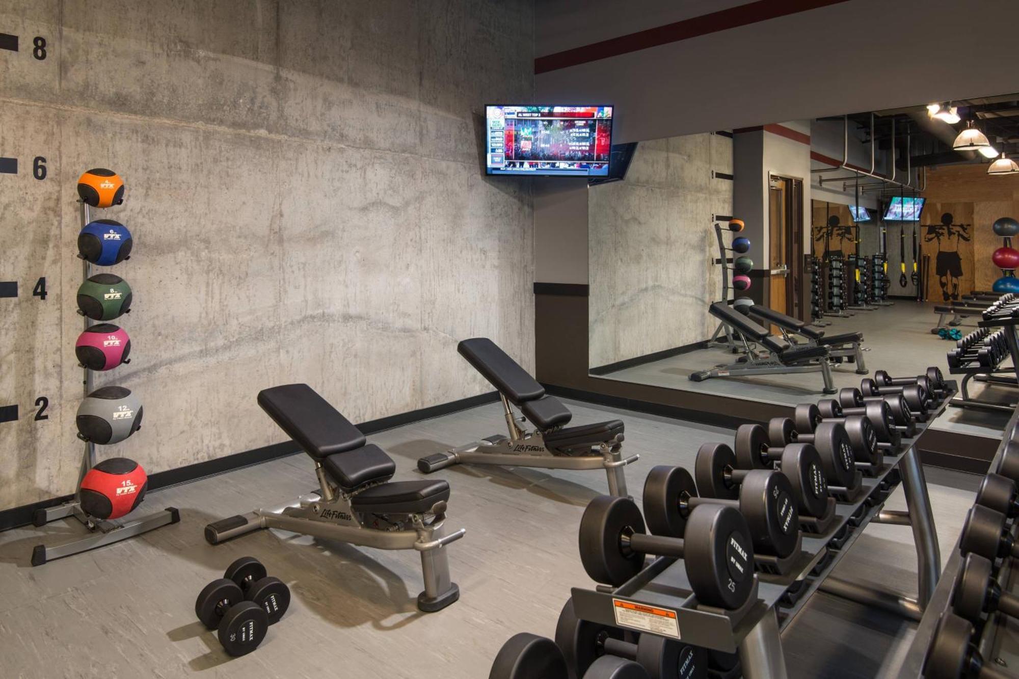 Courtyard By Marriott Irvine Spectrum Bagian luar foto