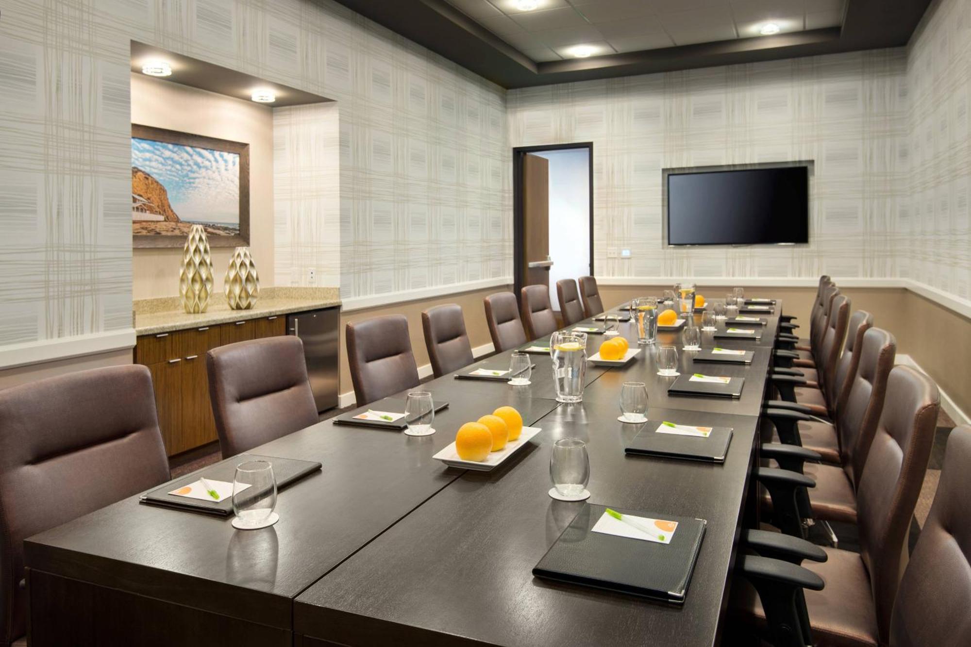 Courtyard By Marriott Irvine Spectrum Bagian luar foto
