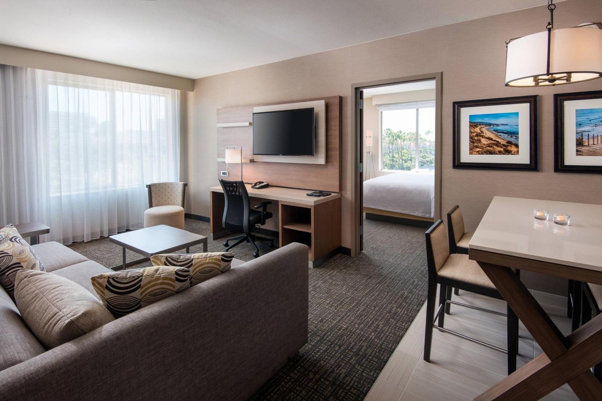 Courtyard By Marriott Irvine Spectrum Bagian luar foto