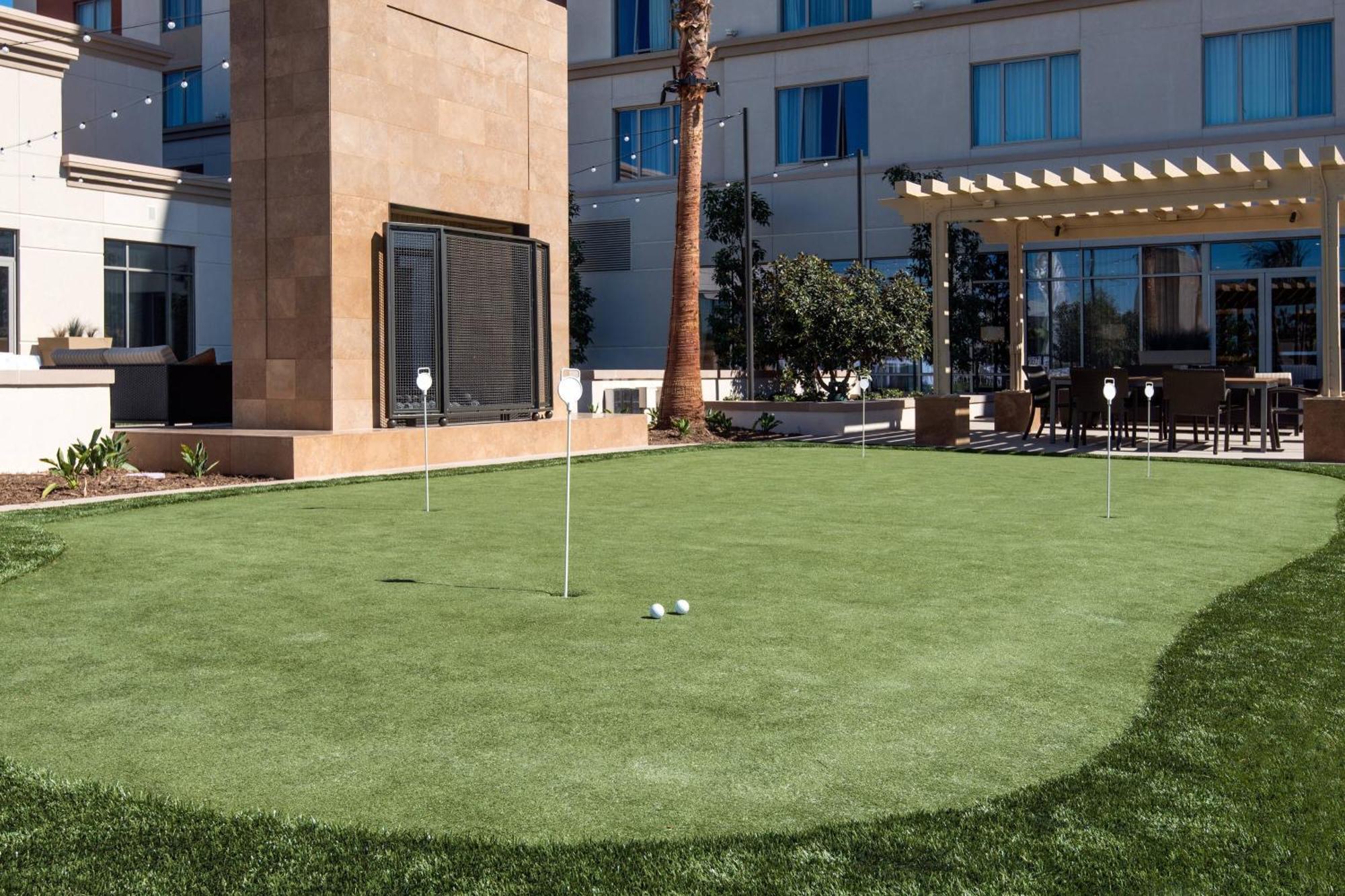 Courtyard By Marriott Irvine Spectrum Bagian luar foto