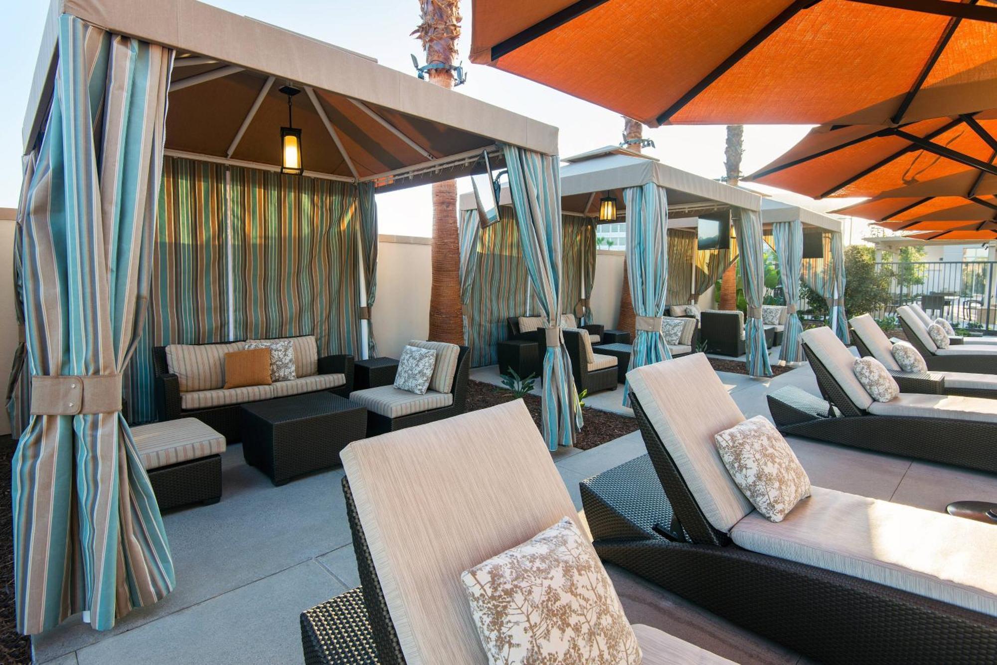 Courtyard By Marriott Irvine Spectrum Bagian luar foto