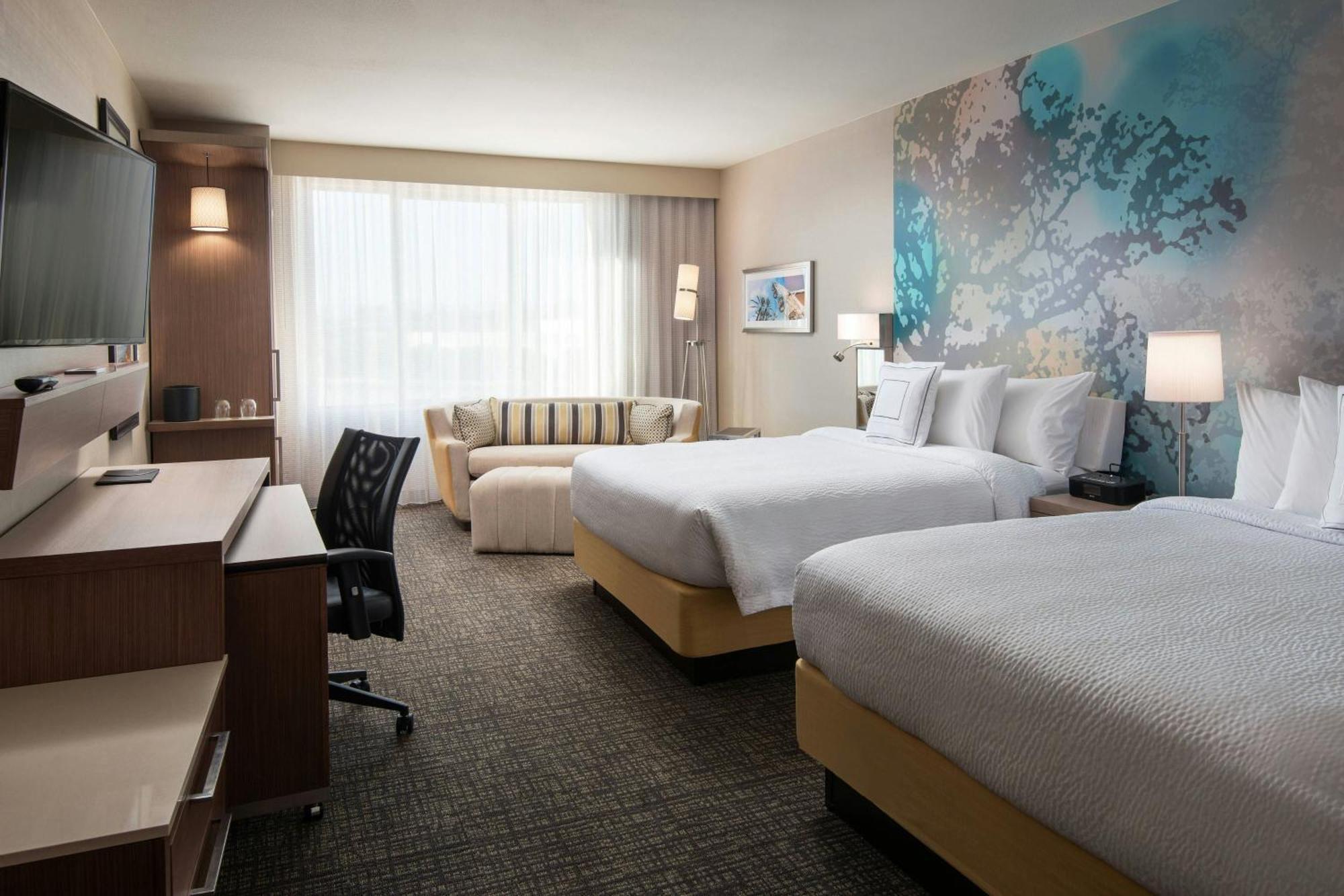 Courtyard By Marriott Irvine Spectrum Bagian luar foto
