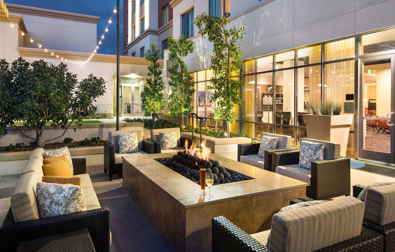 Courtyard By Marriott Irvine Spectrum Bagian luar foto
